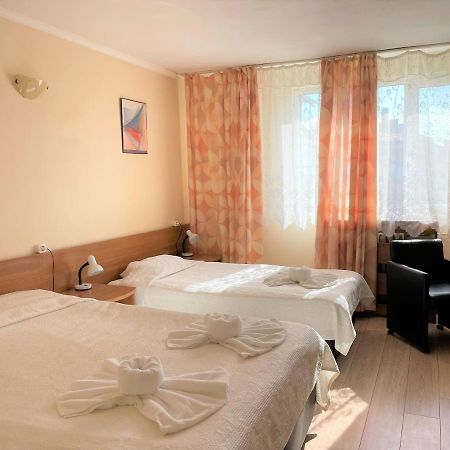 Family Hotel Central Burgas Extérieur photo