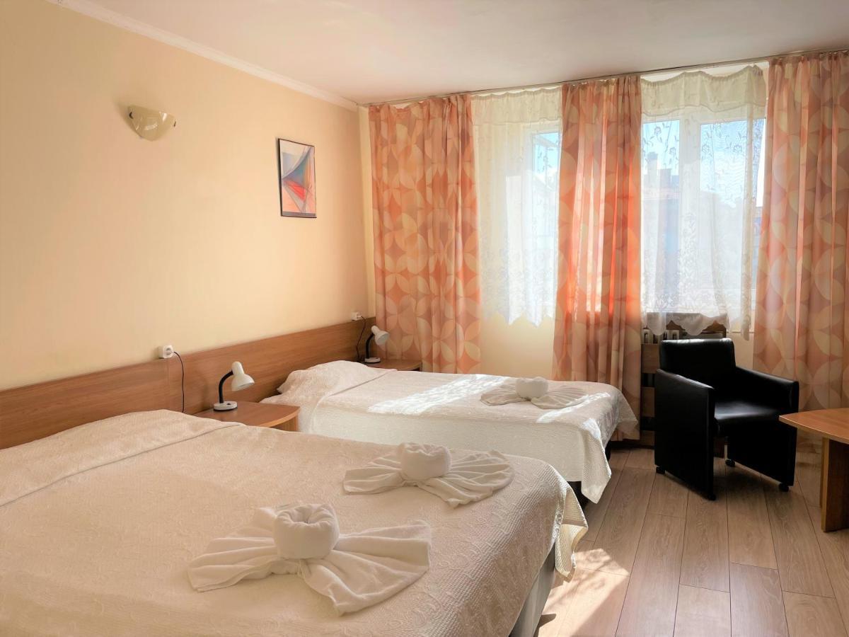 Family Hotel Central Burgas Extérieur photo
