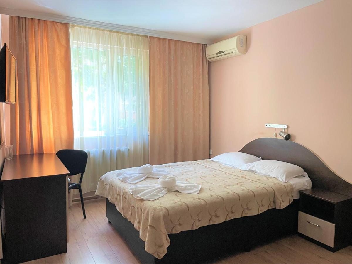 Family Hotel Central Burgas Extérieur photo