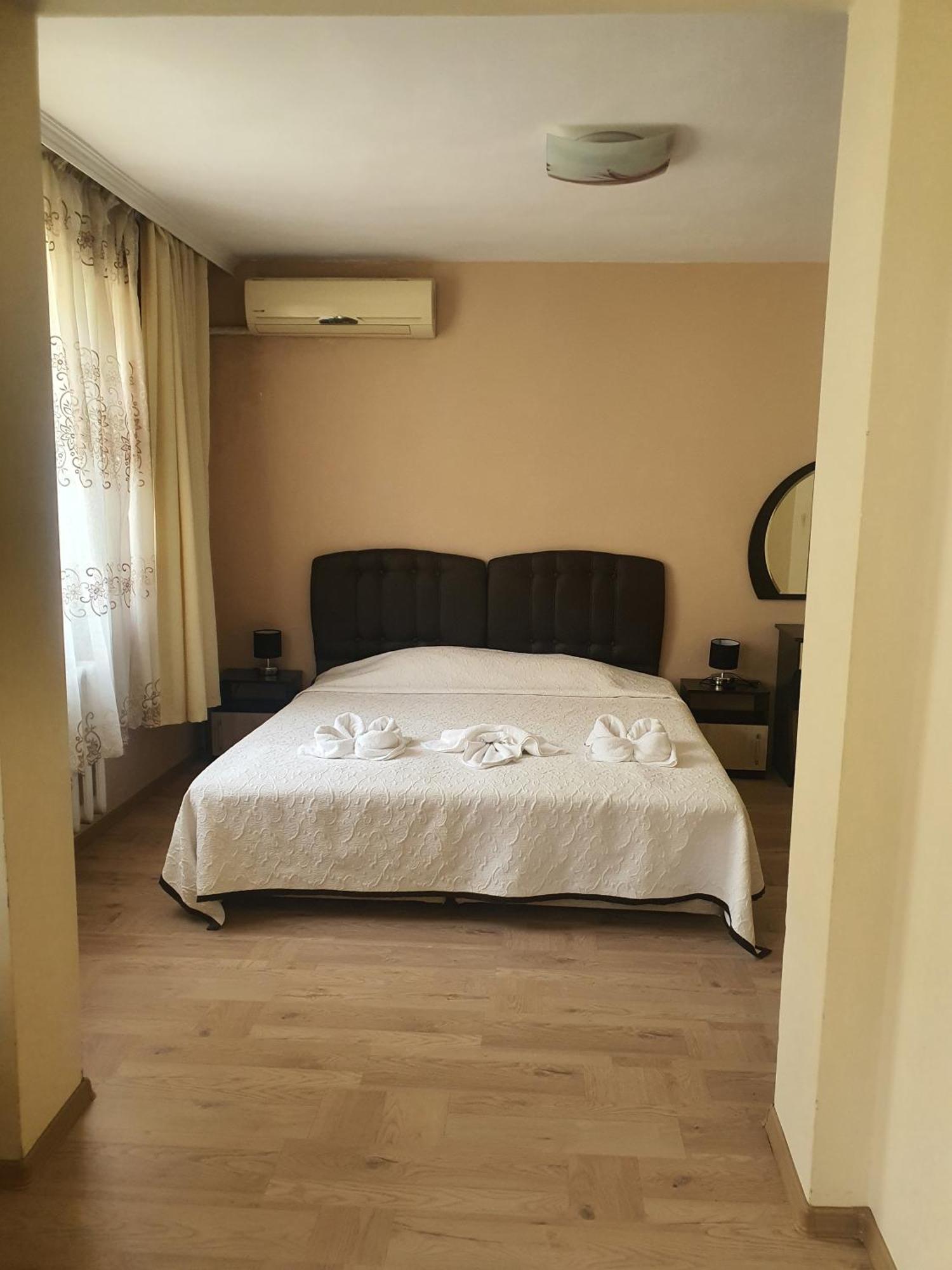 Family Hotel Central Burgas Extérieur photo