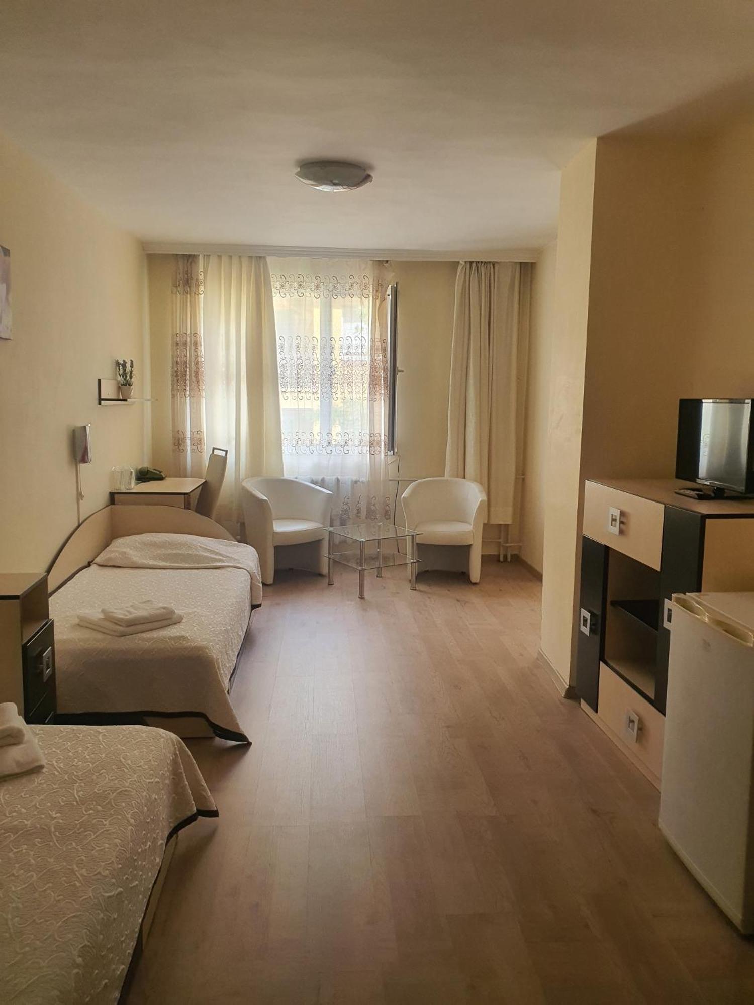 Family Hotel Central Burgas Extérieur photo