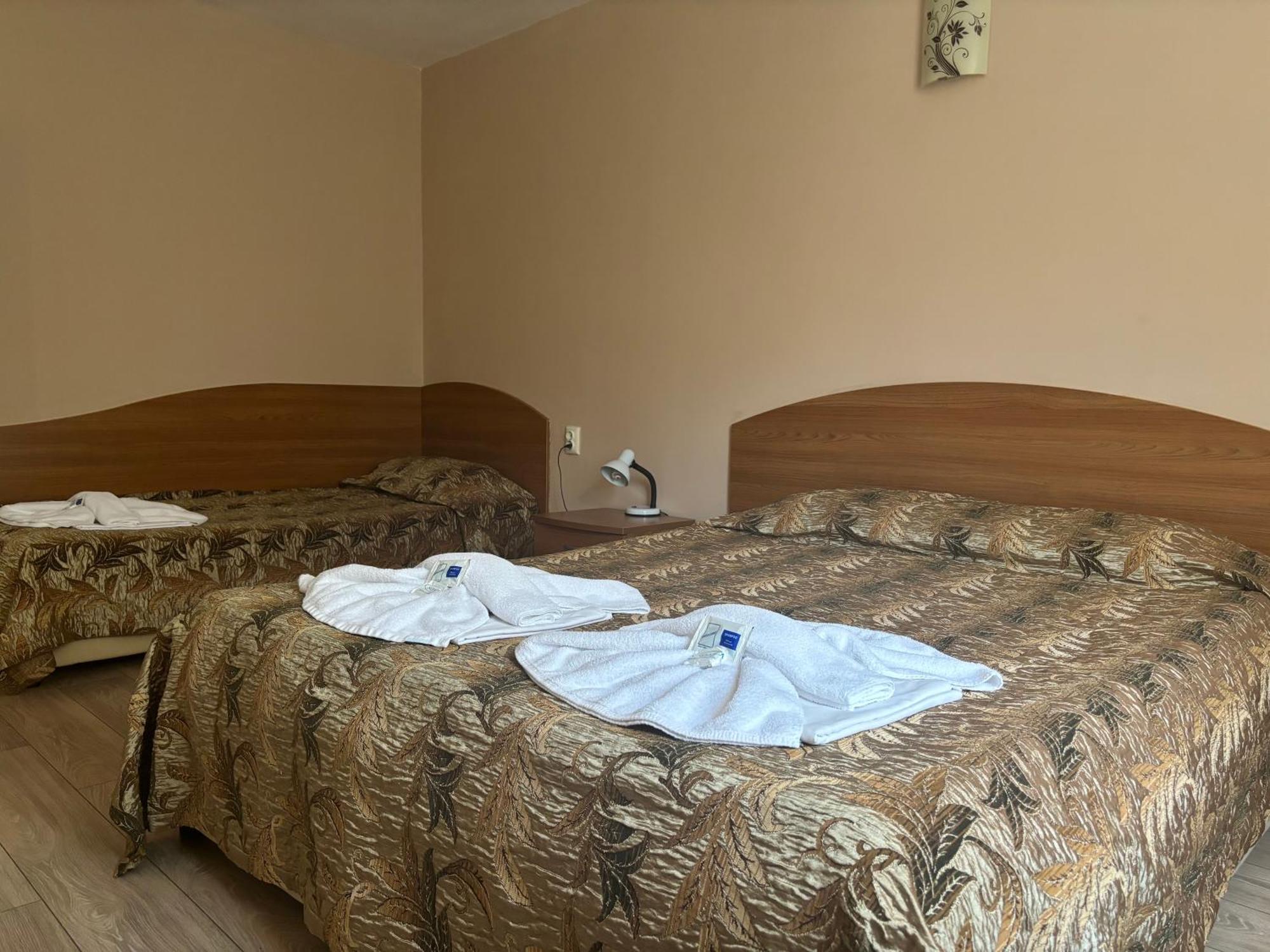 Family Hotel Central Burgas Extérieur photo